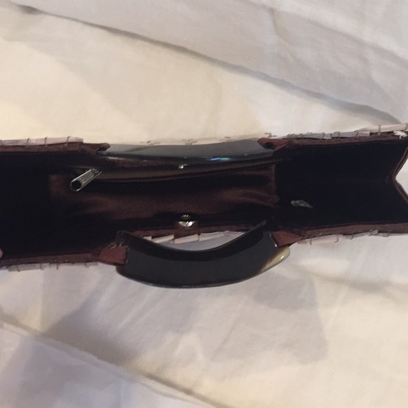 Shell Purse - Picture 2 of 4